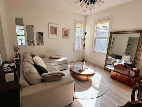 2,200 sqft Lavish Duplex w/Parking; 15min to NYC