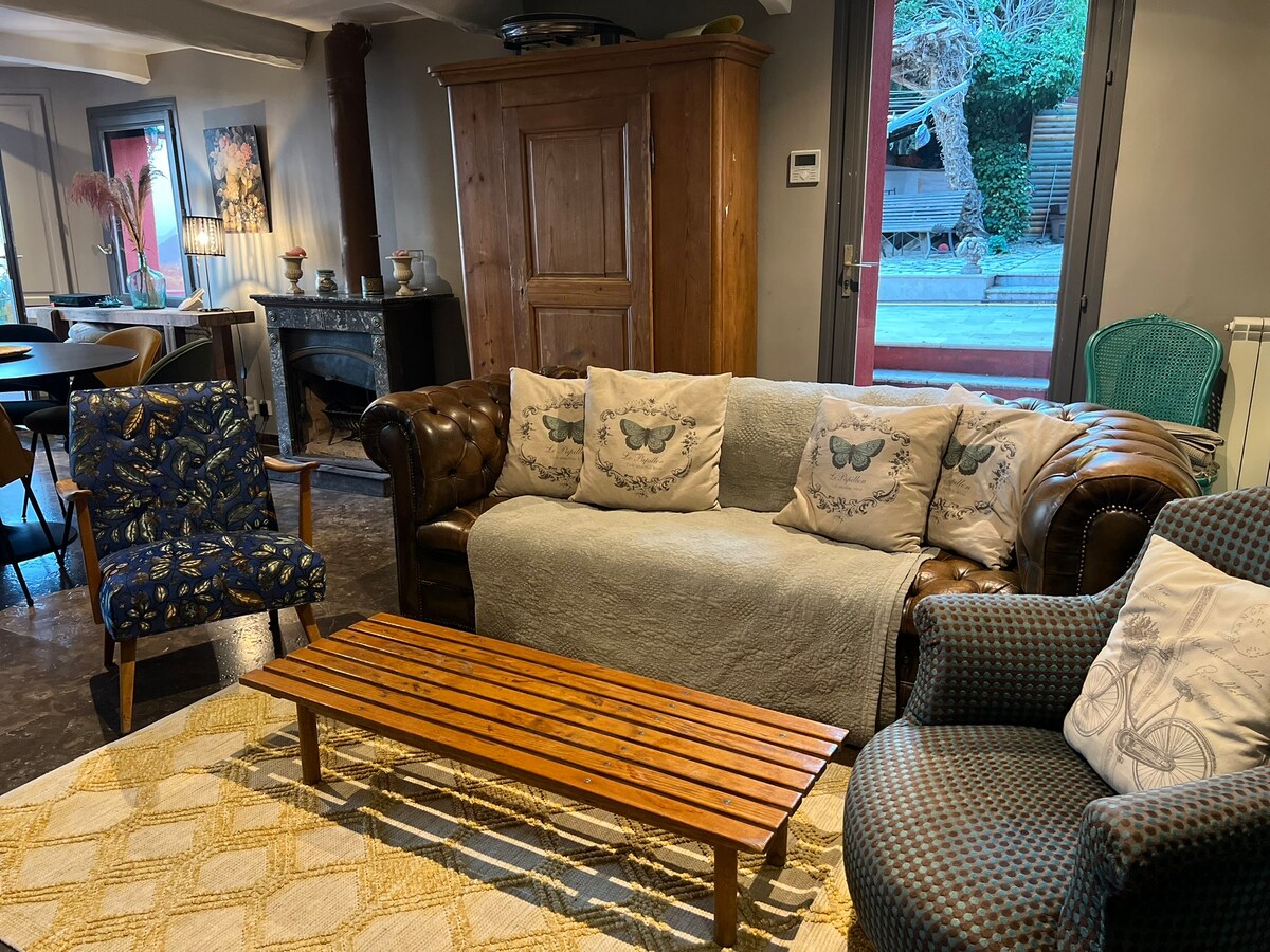 Top Airbnb: Country house with sea and pool view in Gairaut