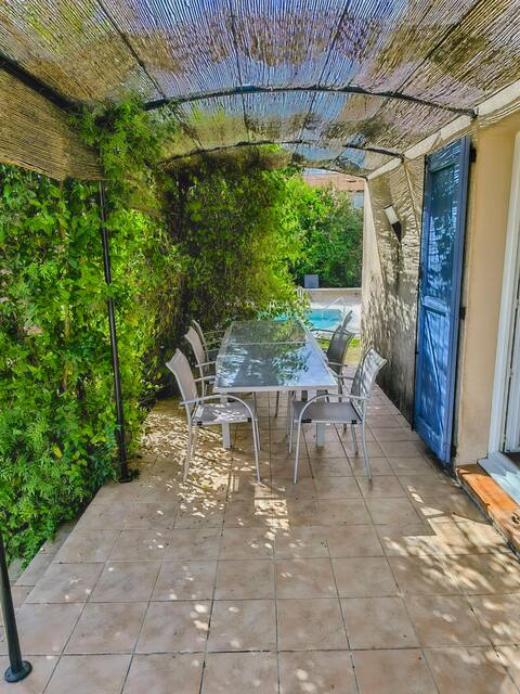 Provencal family home