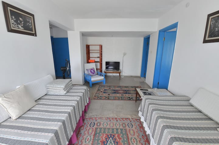 Quiet 1br Garden Apartment • Private Entrance - Karaburun