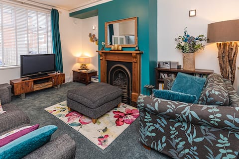 Top performing Airbnb: Delightful cosy seaside house, Mara Vido in North Tyneside