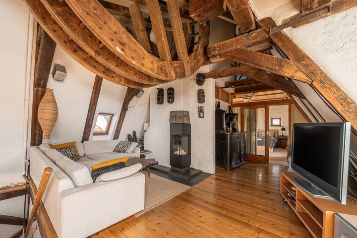 Rustic 3 bedroom loft in Old Town gallery image 2