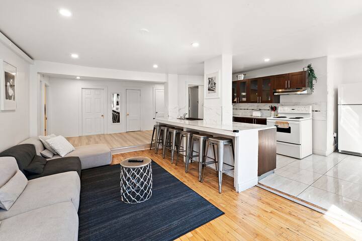 Stylish – Top location – Free parking – sleeps 9 gallery image 5