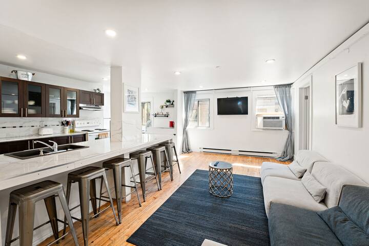 Stylish – Top location – Free parking – sleeps 9 gallery image 2