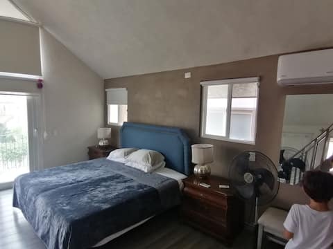 Popular Airbnb listing: Luxury Loft/Kitchen/4p/Panoramic View Priv 2nd Floor Invoice in Ciudad Santa Catarina