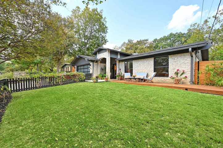 Zilker Luxury Retreat! (Trails/Lake/Springs)!