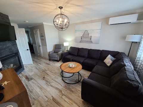Successful Airbnb property: Waterfront | Heated Pool, Beachfront, BBQ, AC in Wasaga Beach