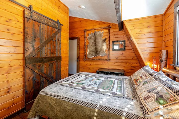 מיטה זוגית.