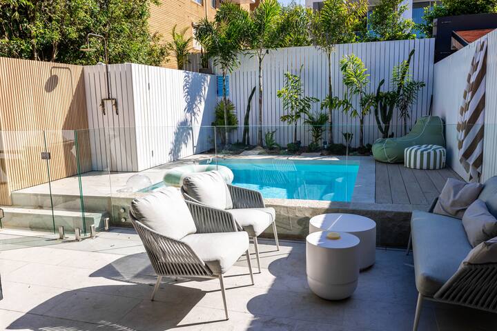 Bondi Beachside: renovated, 4bdrm, Pool, 2 Carpark gallery image 2