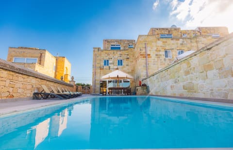 Villa Chossie · Pool + Sunset Views · Sleeps 10