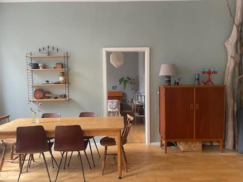 Erfolgreiche Airbnb-Immobilie: Spacious 4-room old building apartment / St. Pauli in St. Pauli