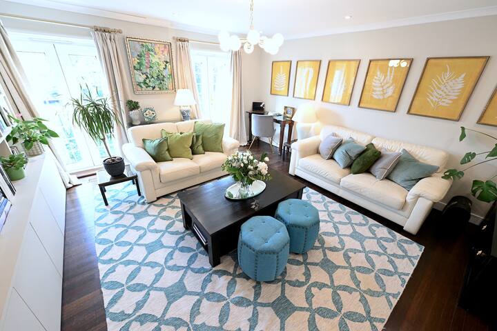 Large luxury 3 bedroom house KewGardens/Richmond gallery image 3
