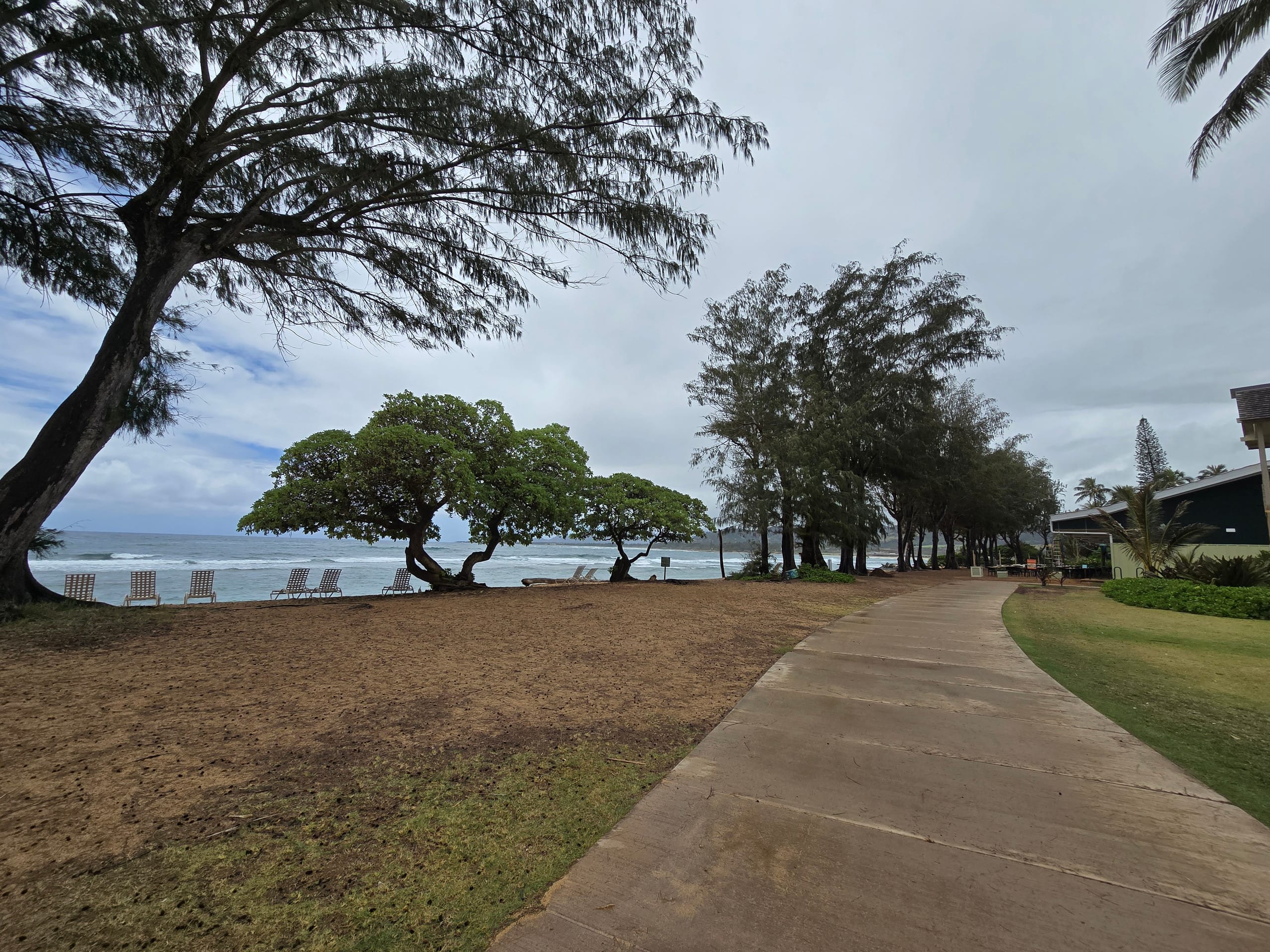Beachfront & Oceanfront Condotel: AC, Wifi , Pool - Photo 17