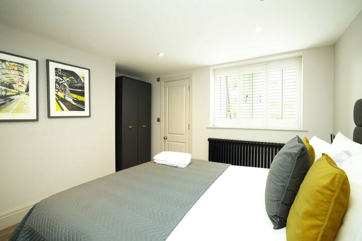 The Bridgewater Apartment at 60 Manchester Road gallery image 4