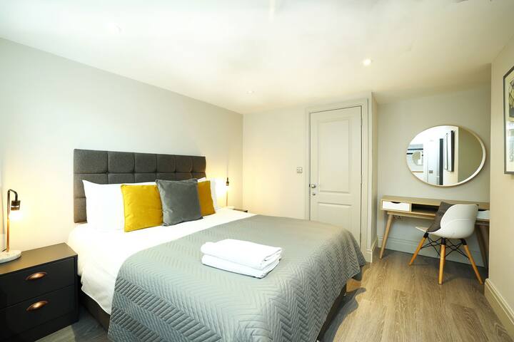 The Bridgewater Apartment at 60 Manchester Road gallery image 3