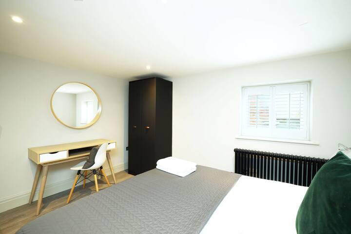 The Bridgewater Apartment at 60 Manchester Road gallery image 2