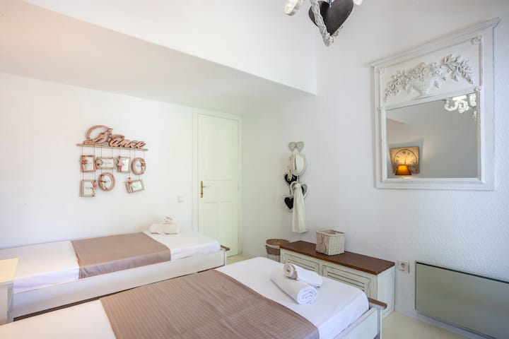 غرفة النوم 1