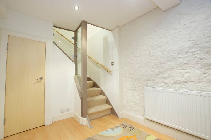 The Main Door Dundonald Apartment – EH-70443-F gallery image 4