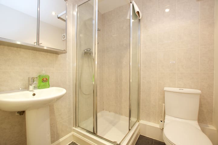 The Main Door Dundonald Apartment – EH-70443-F gallery image 2