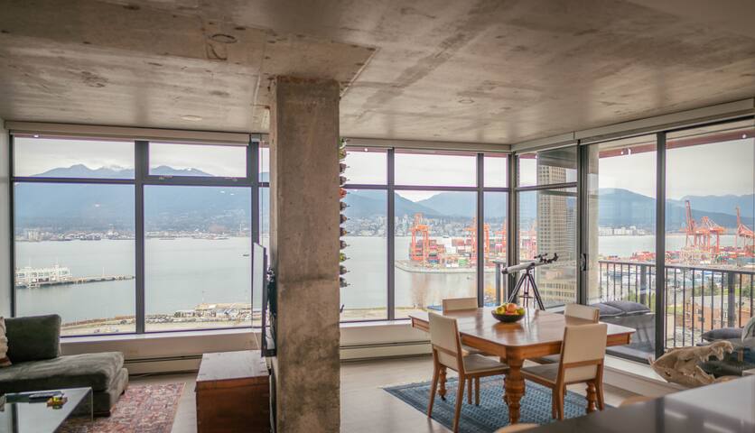 Million dollar views with wall to wall windows! gallery image 4