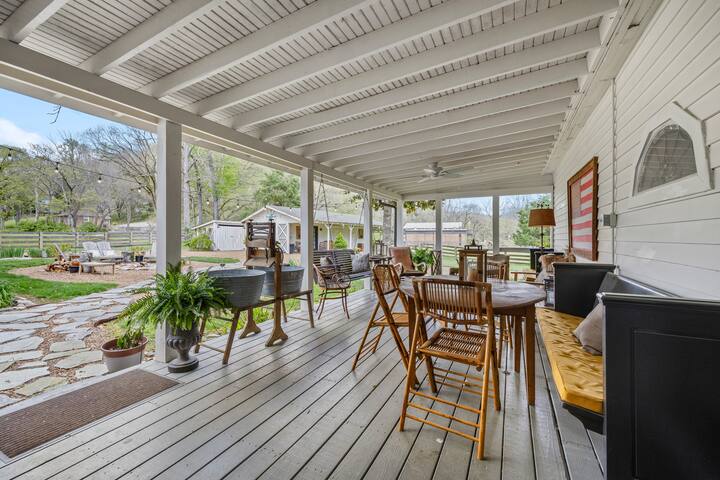 Hows Manor – Historical Luxury Farmhouse – 1840 gallery image 5