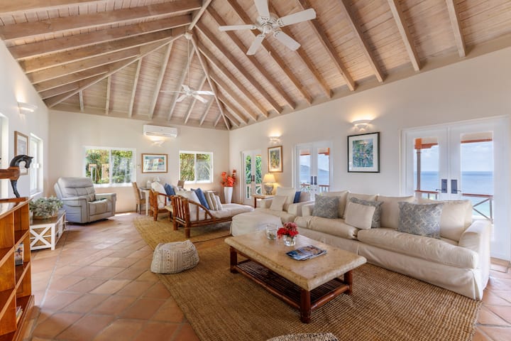 Long Bay Murry House, ocean views and breezes - Houses for Rent in