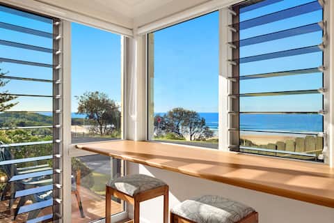 Spindrift Lowerdeck with Beach and Ocean views!