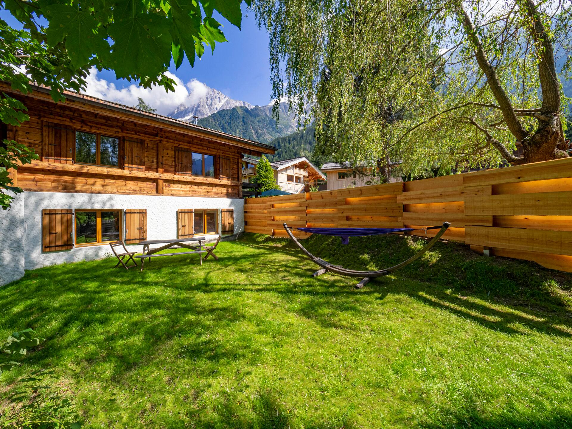 GRAND CERF Chalet Apt · 3 En-Suites · Garden