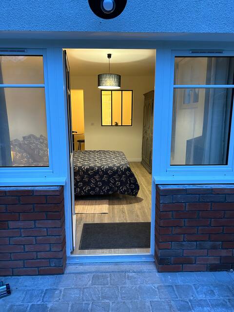 Beautiful independent studio near castle
