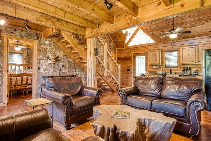 Pool Access, Hot Tub, W/d, Grill, Frplc, Pets Free - Gatlinburg, TN