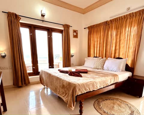 Wake Up to Sea Views – Beach Just Steps Away