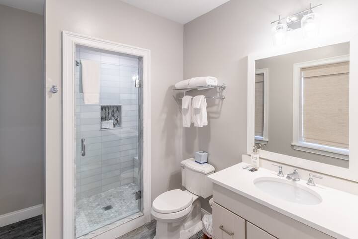 Spacious Top Floor Apartment, St. Mary Church View gallery image 5