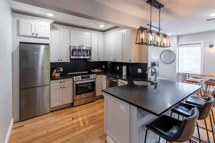 3 Beautiful Bedrooms and Open Living Area gallery image 4