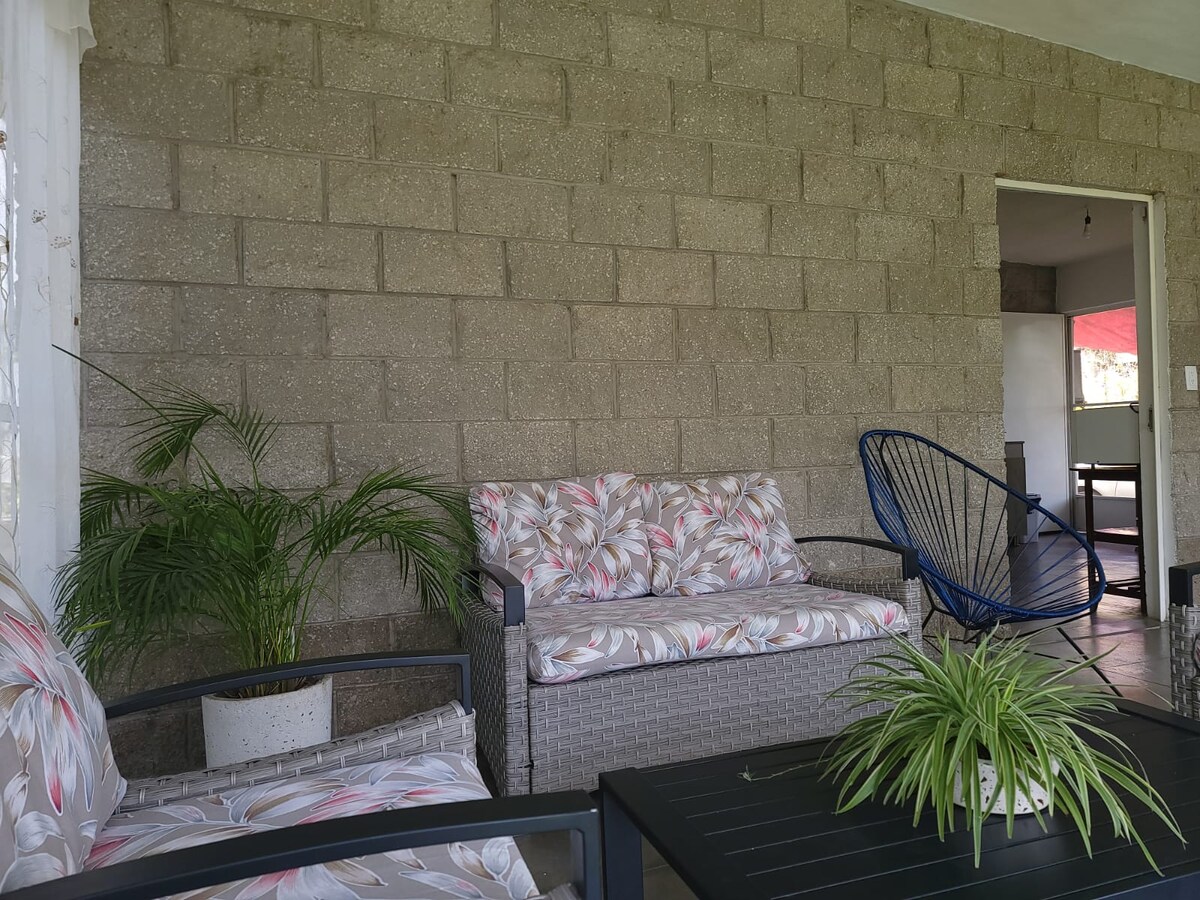 Popular Airbnb listing: House with pool very close to the lake in Tequesquitengo