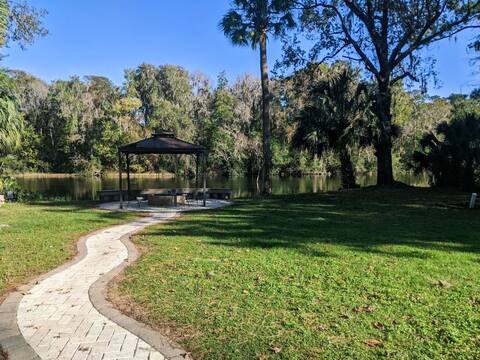 Comp Days w/ Rental Nov 1 - May 1 / Pets OK