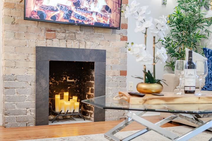 ❤ of Downtown Leslieville✭Netflix✭Full Kitchen✭W/D