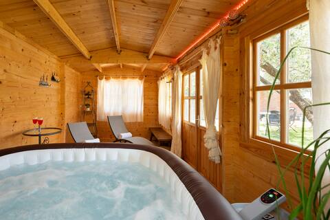 Le Cerbaie - House with a pool and jacuzzi
