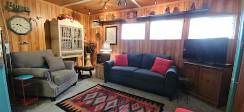 Popular Airbnb listing: Quaint Artist Apartment (Full Private Apartment) in Escondido
