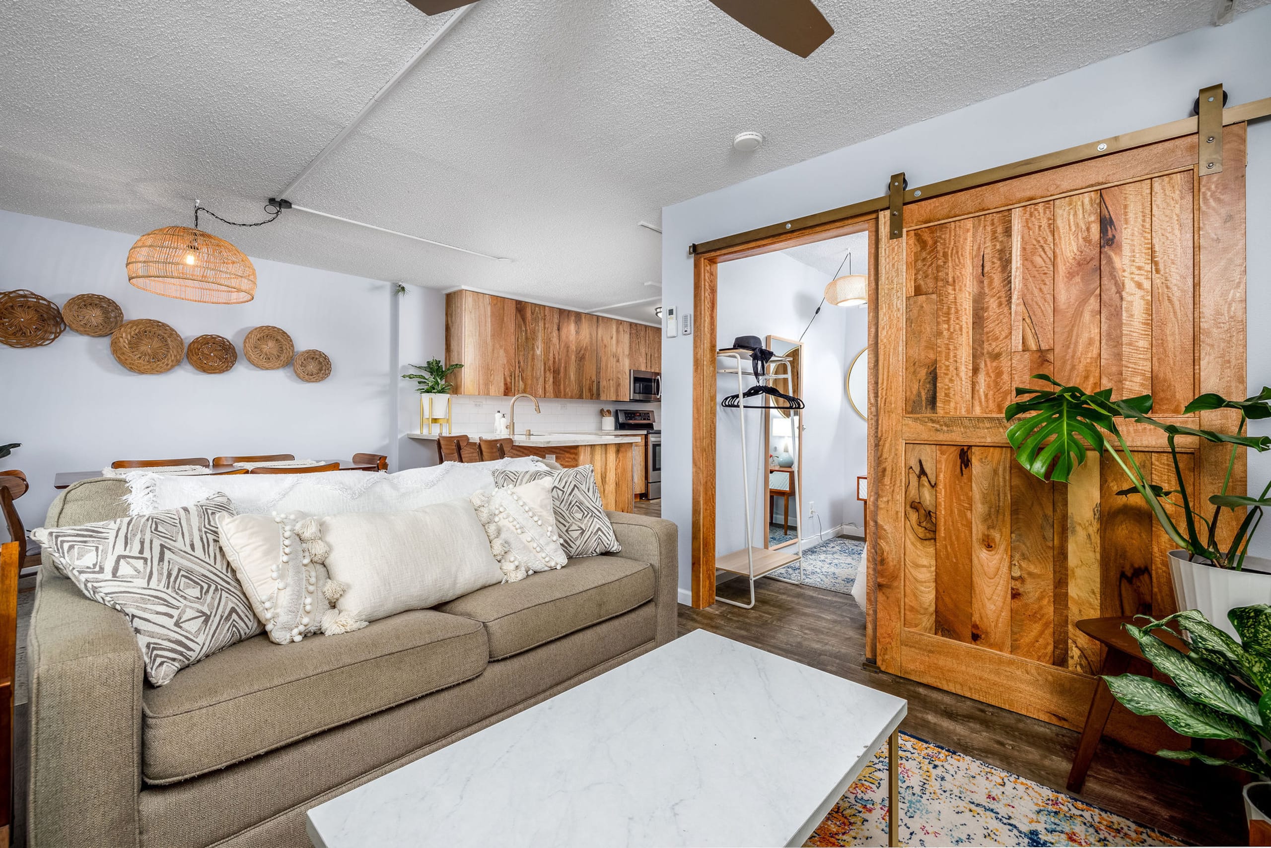 Condo in Kailua-Kona · ★4.86 · 2 bedrooms · 3 beds · 2 baths - Image 11