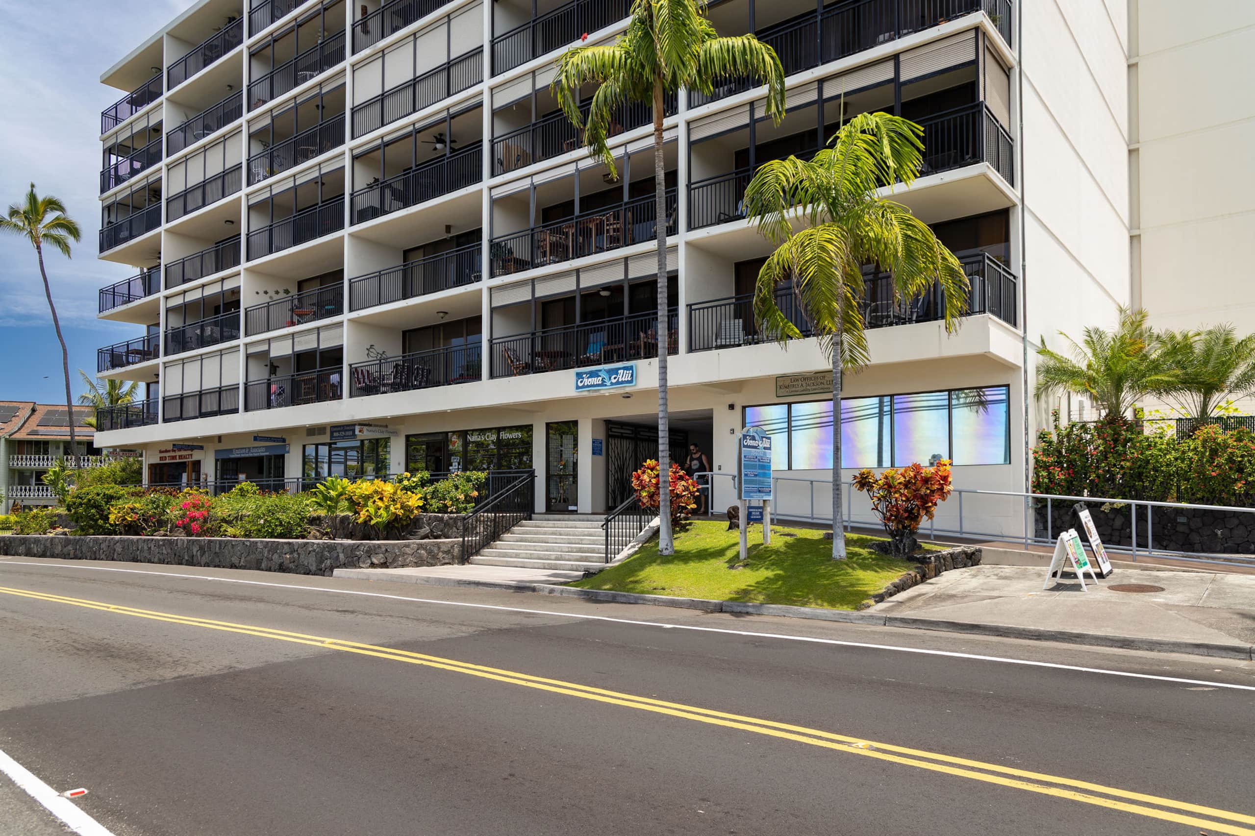 Condo in Kailua-Kona · ★4.86 · 2 bedrooms · 3 beds · 2 baths - Image 23