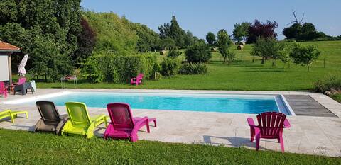Quiet country home, garden and private pool