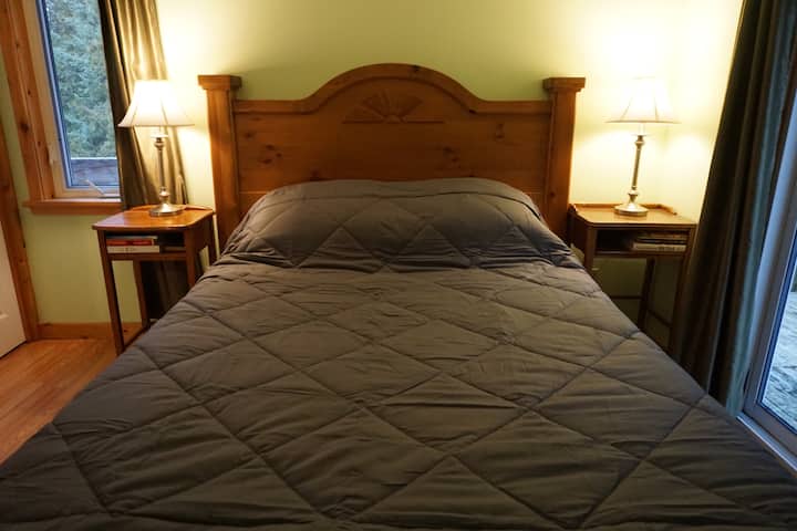 Camera da letto al piano principale #1