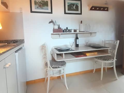 Successful Airbnb property: A warm, centrally located studio for two in El Calafate