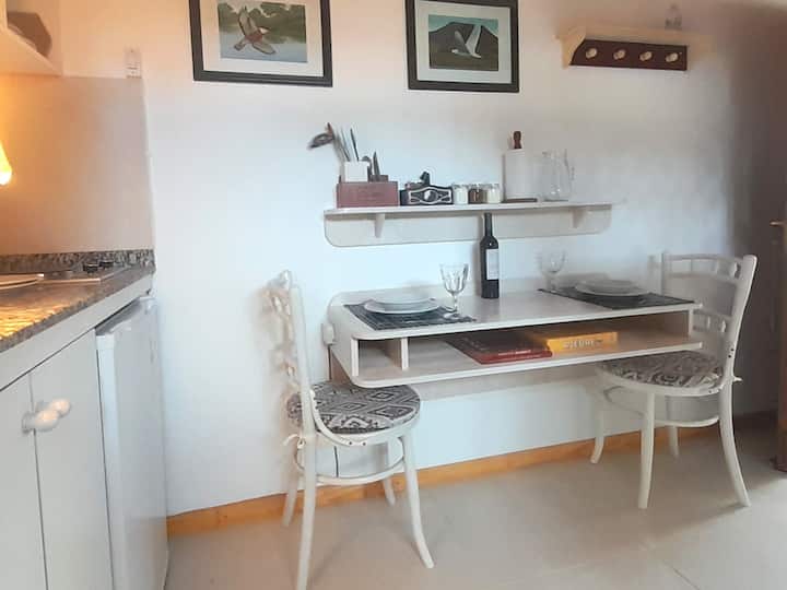 Cálido Monoambiente Céntrico Para Dos Personas - El Calafate
