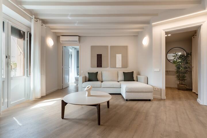 Mirador 1840 – 3 Bedroom Apartment Port Vell gallery image 2