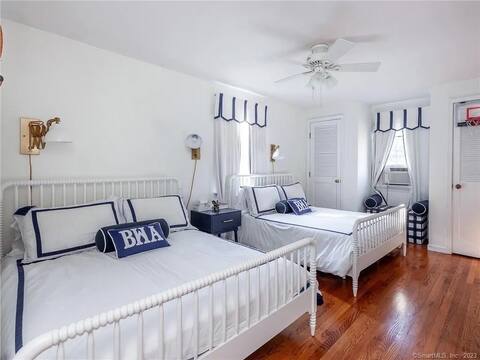 Long Meadow Manor- Heated Pool, near Apple Picking