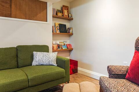Bright Basement Apartment