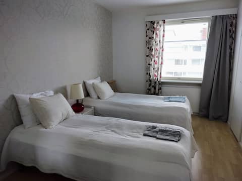 2 rooms + kitchenette on a sunny balcony on the 6th floor of a 7-story building