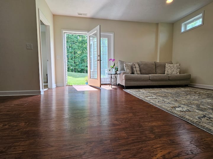 Entire Basement With A Private Entrance Near Vt - Blacksburg, VA