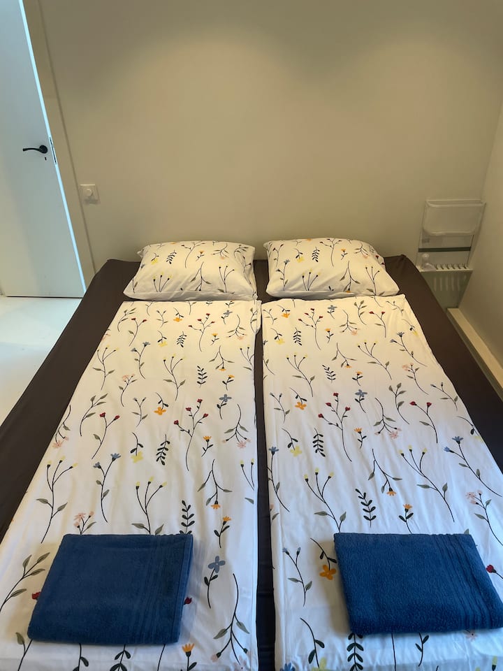 Bedroom 1
Bed 180 X 220
With A/C